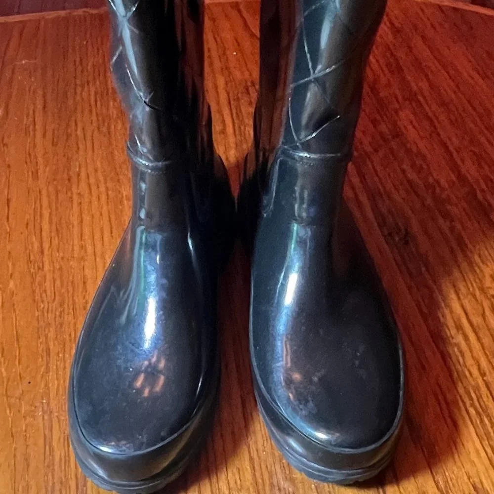 Sperry size 7 black rainboots
